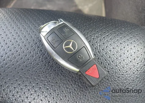 2013 Mercedes-Benz C 250 from USA, damaged, VIN WDDGJ4HB0DF995087